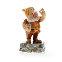 Snow White And The Seven Dwarfs Doc Diamond Collectable Statue 